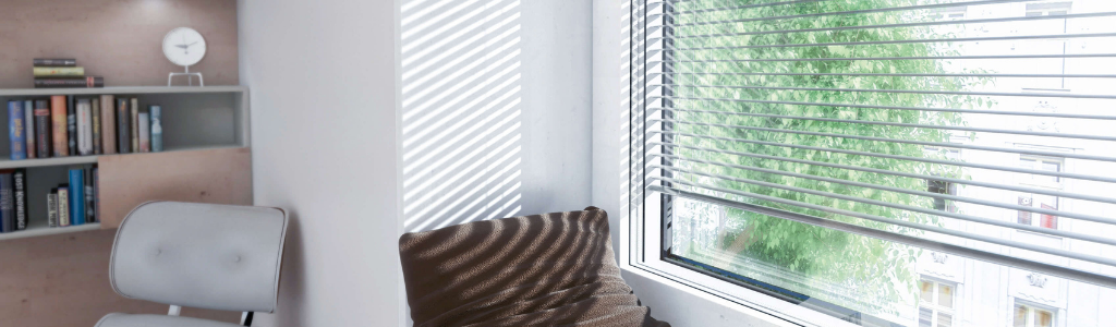 Warm days, cool nights – Feel comfortable all year round with integrated blinds