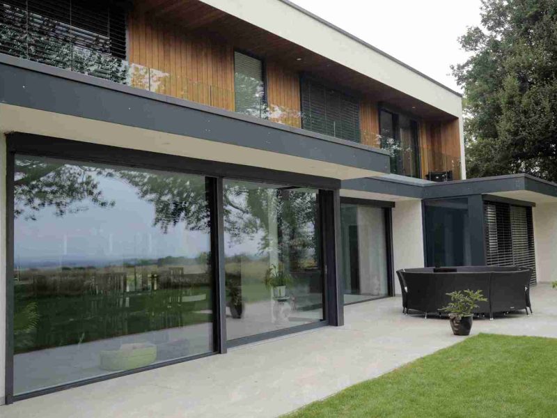KS 430 Lift & Slide Doors, KF 410 Windows (all in uPVC-Aluminium), Raffstore External Shading