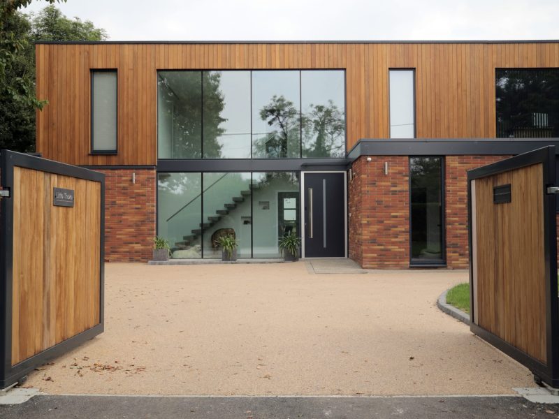 KS 430 Lift & Slide Doors, KF 410 Windows (all in uPVC-Aluminium), HX300 Panorama Glazing, AT 540 Aluminium Entrance Door, Raffstore External Shading